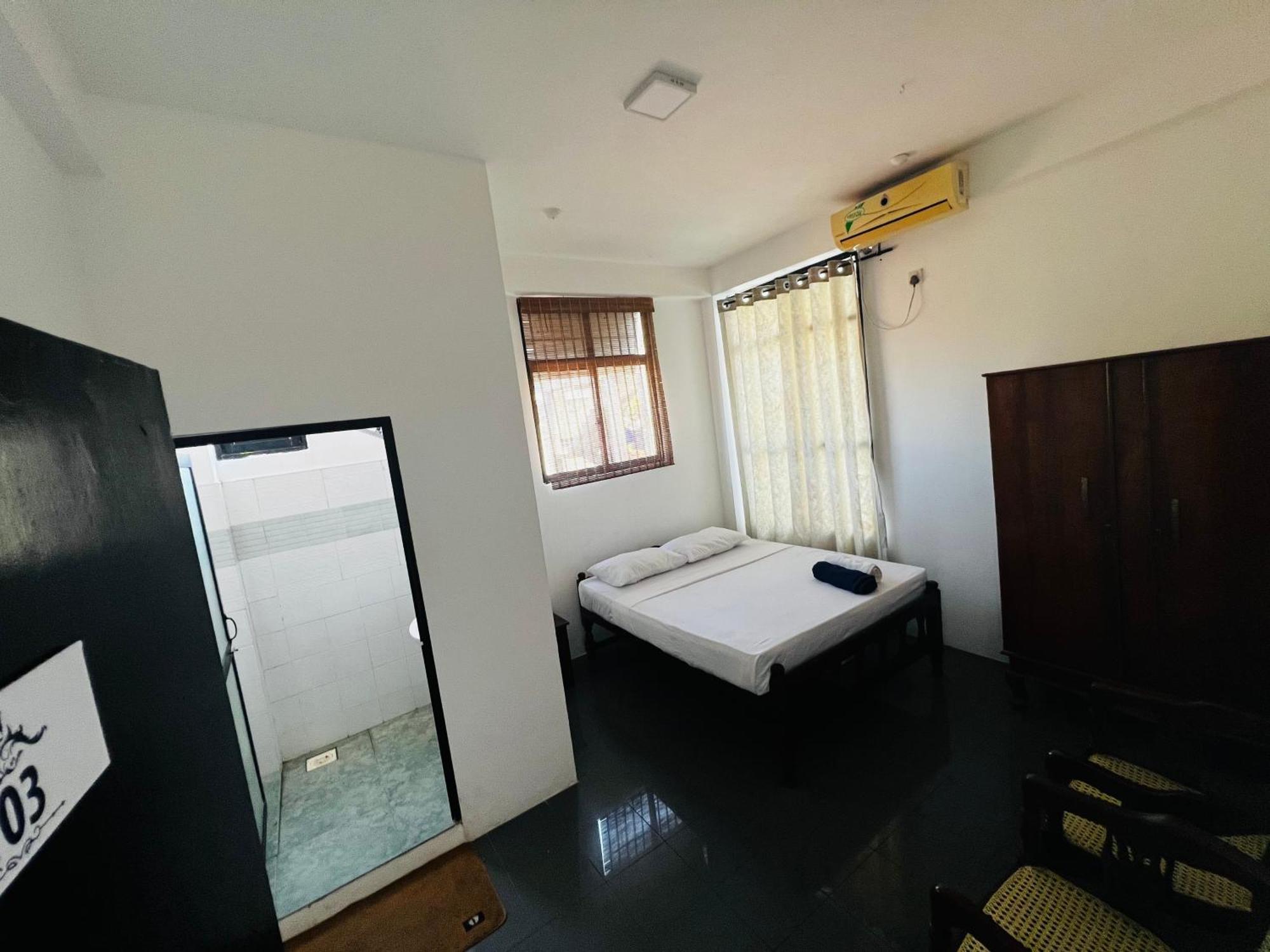 Ramlyn Guesthouse & Restaurant 尼甘布 外观 照片