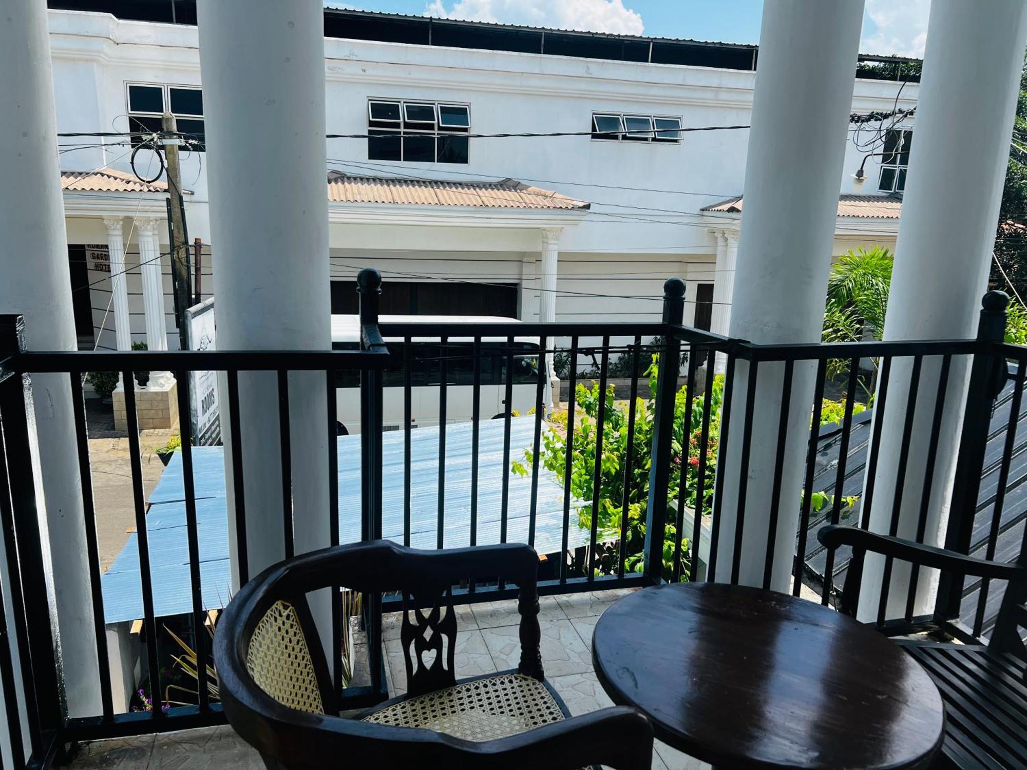 Ramlyn Guesthouse & Restaurant 尼甘布 外观 照片