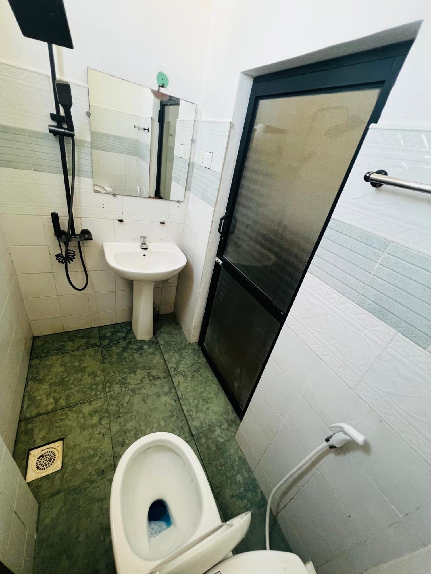 Ramlyn Guesthouse & Restaurant 尼甘布 外观 照片