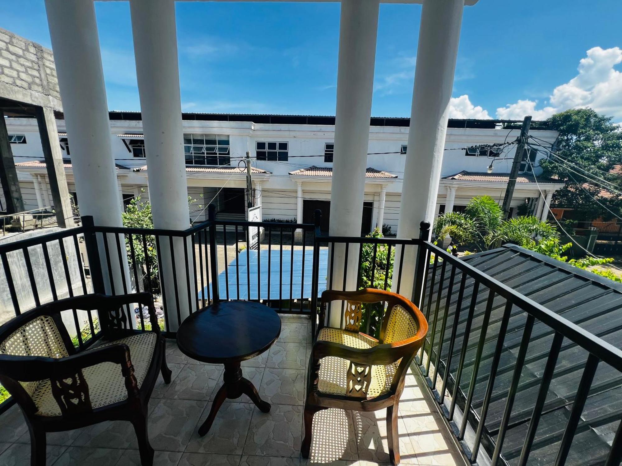 Ramlyn Guesthouse & Restaurant 尼甘布 外观 照片