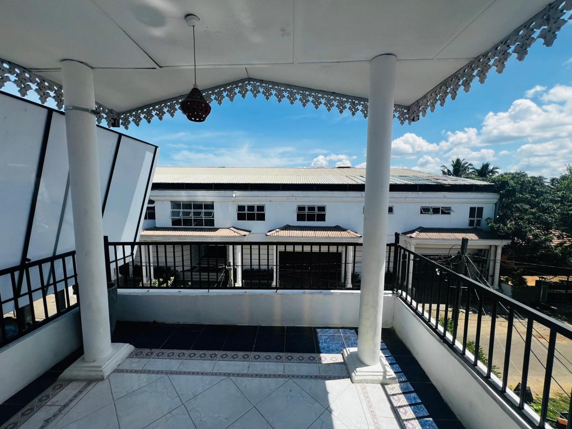 Ramlyn Guesthouse & Restaurant 尼甘布 外观 照片
